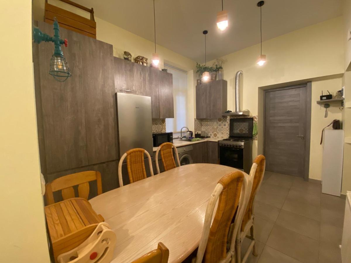 Nice Loft On Uznadze Street تبليسي المظهر الخارجي الصورة